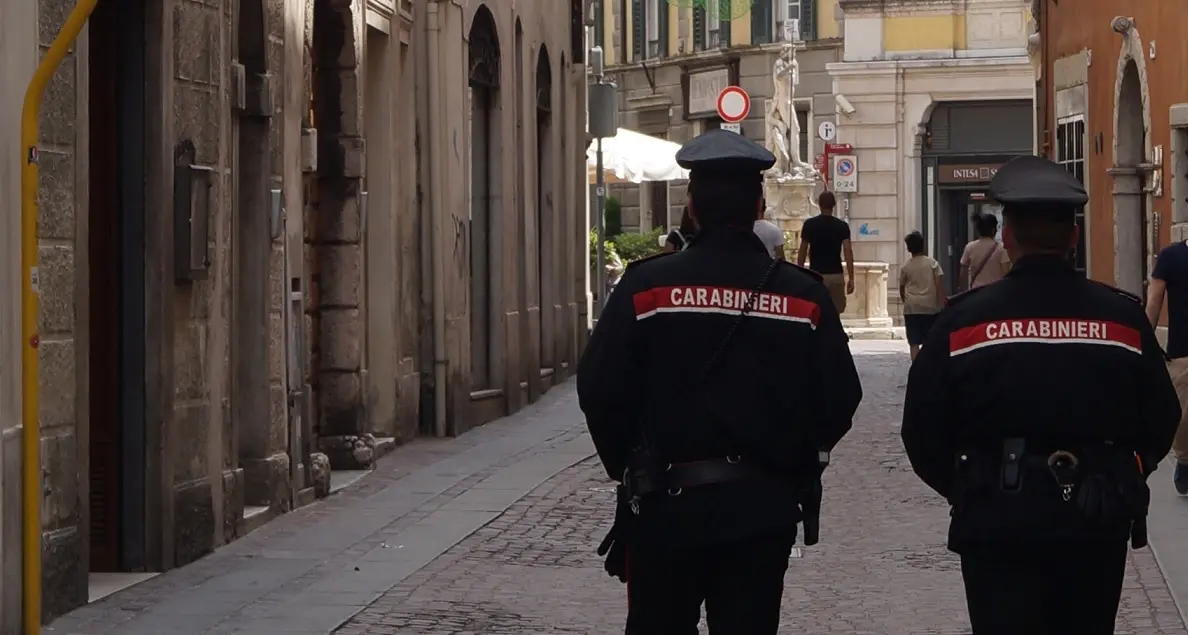 Furti di spazzolini elettrici e profumi: i carabinieri di Rovereto denunciano due persone