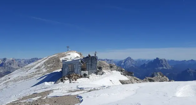 Marmolada, due giovani i nuovi \"custodi\" di Capanna Punta Penìa
