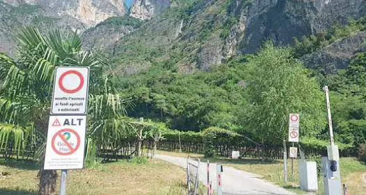 Barriera sulla Strada delle Longhe a Mezzocorona: dal 30 giugno accesso solo con tessera