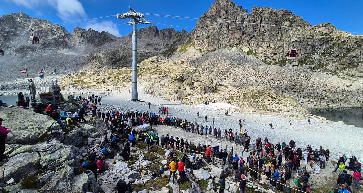 Festa della Fratellanza sul Presena, un ponte di pace e memoria fra Italia e Austria