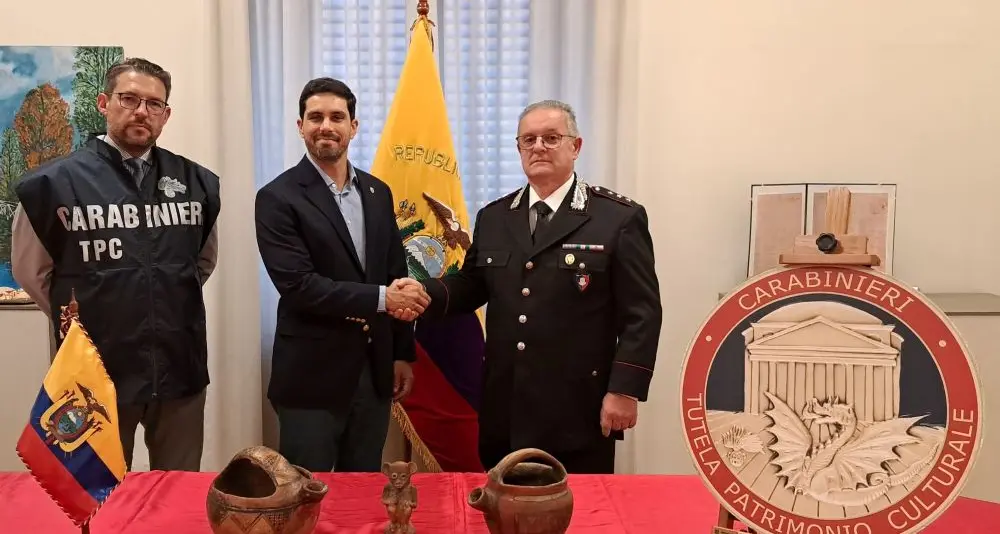 Da Trento all’Iran e all’Ecuador: i carabinieri restituiscono preziosi reperti archeologici