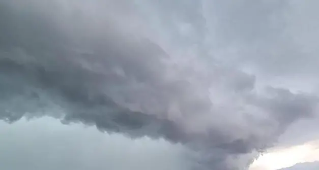 Piogge nelle prime ore di domenica in Trentino. In arrivo anche calo termico e venti forti