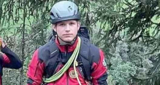 Glorenza, tragedia davanti al municipio: muore a 19 anni travolto dalla fontana