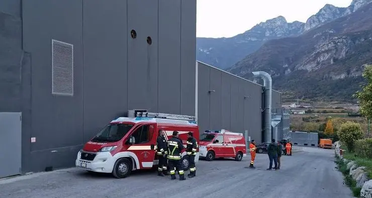 Grave infortunio sul lavoro a Sdruzzinà, 34enne incastrato in una tramoggia