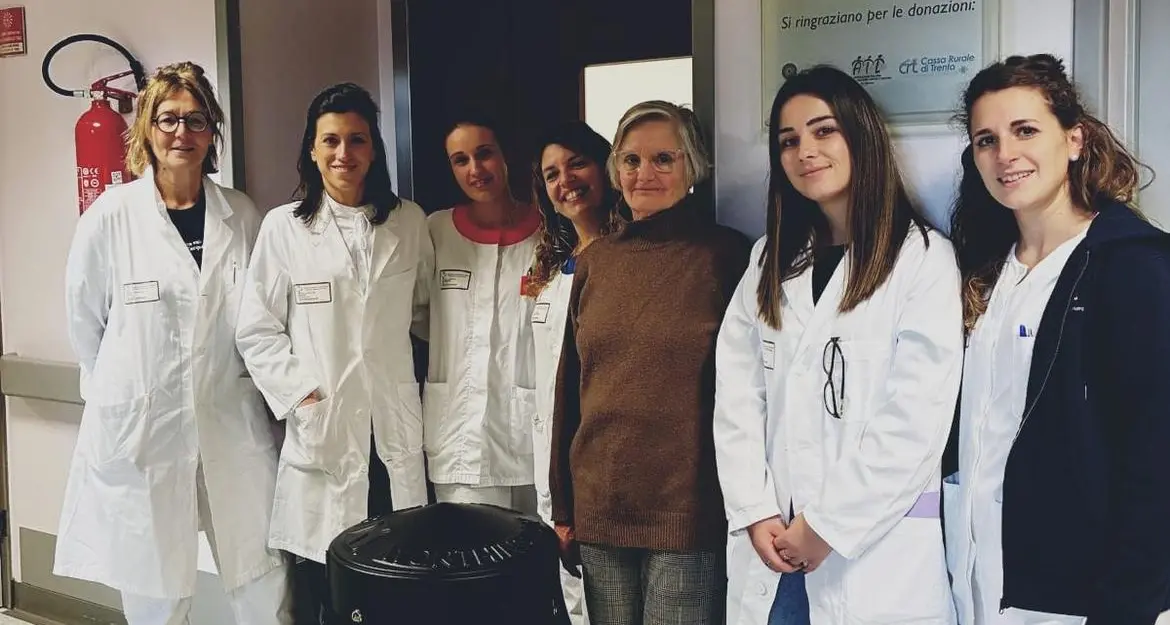 Ail dona attrezzature e la borsa di studio per una psicologa all’ematologia di Trento