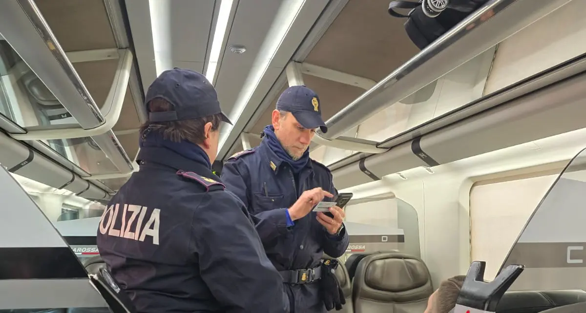 Atti osceni davanti a una viaggiatrice in treno: denunciato altoatesino