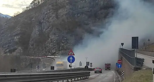 Statale della Valsugana, fumata bianca per incendio nella galleria dei Crozi