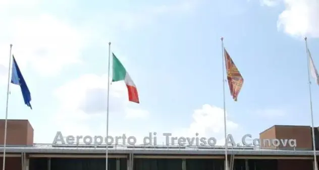 Treviso, arriva in aereo con 120 ovuli di droga nella pancia: arrestata