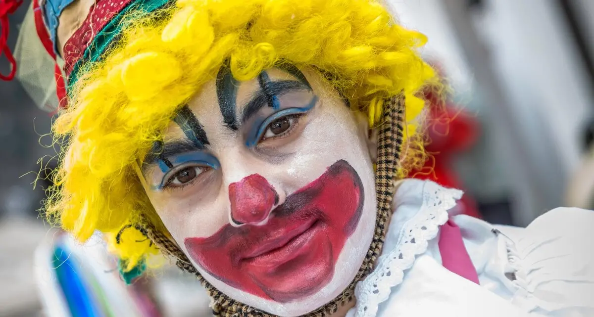 Carnevali a raffica in Trentino per il Giovedì Grasso. La sfilata di sabato a Trento rinviata a martedì