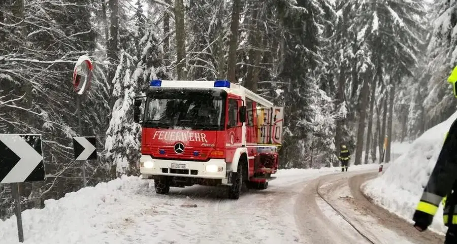Funes, non rispetta il divieto e finisce verso la pista di slittino: recuperata dai vigili