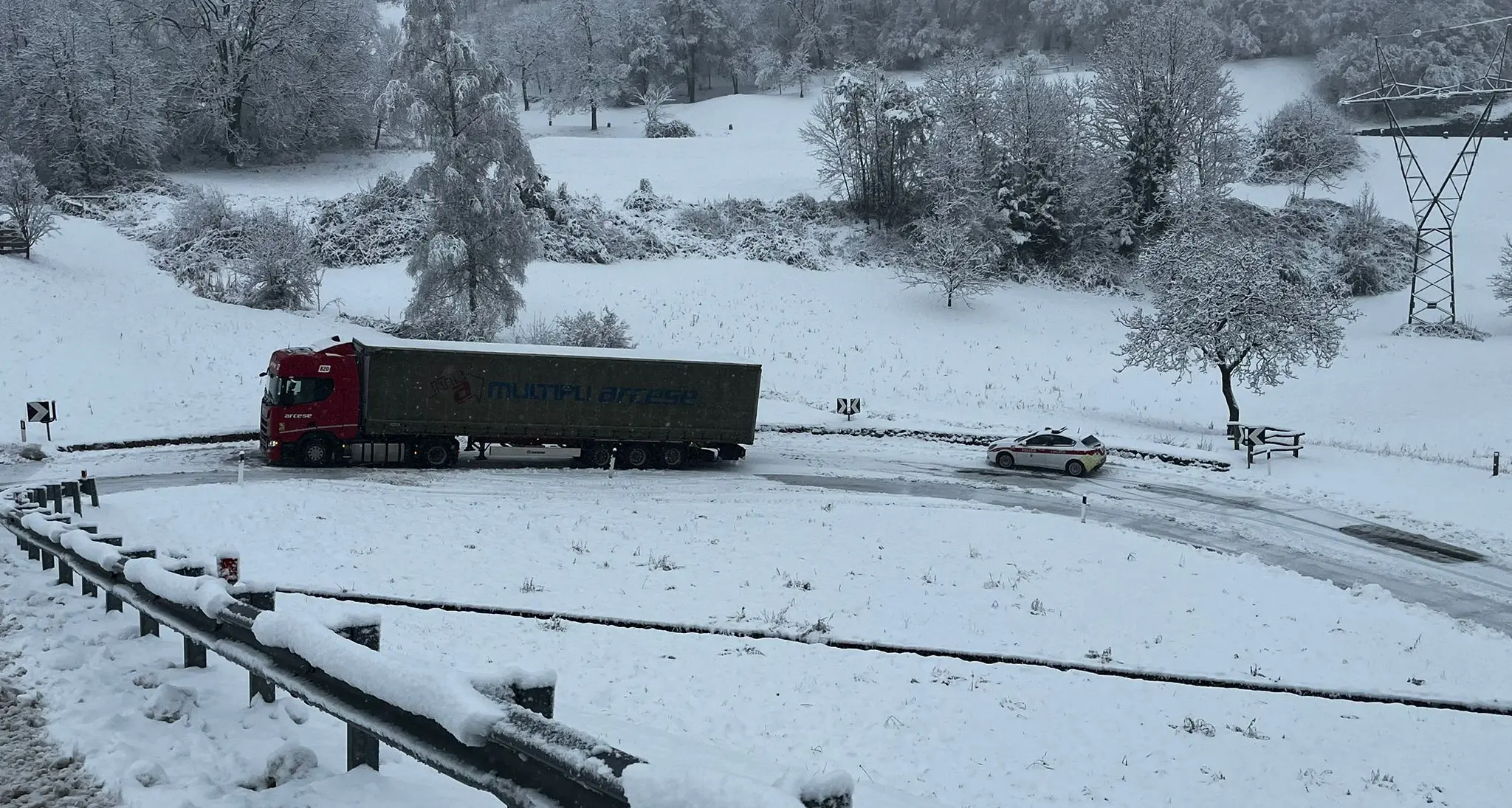 Incidente e camion bloccati: giornata di disagi anche a Ledro
