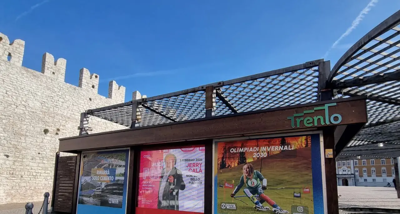 Non solo medaglie: a Trento i “contro manifesti olimpici” di Extinction Rebellion
