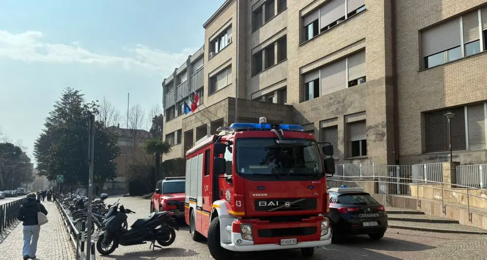 Bolzano, spray al peperoncino al Battisti: trenta studenti a casa