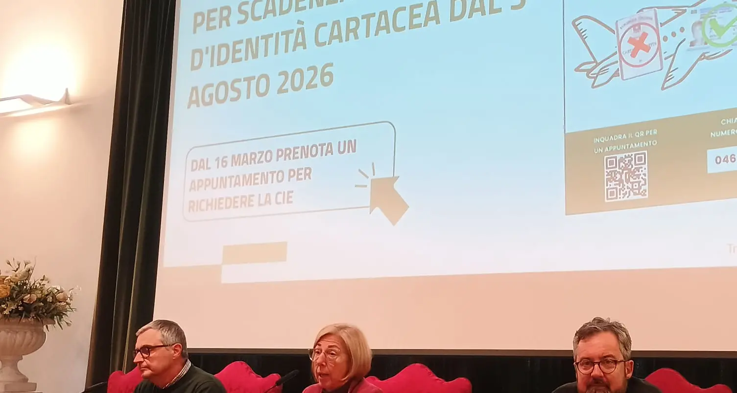 Trento, novemila carte d’identità cartacee da sostituire entro agosto