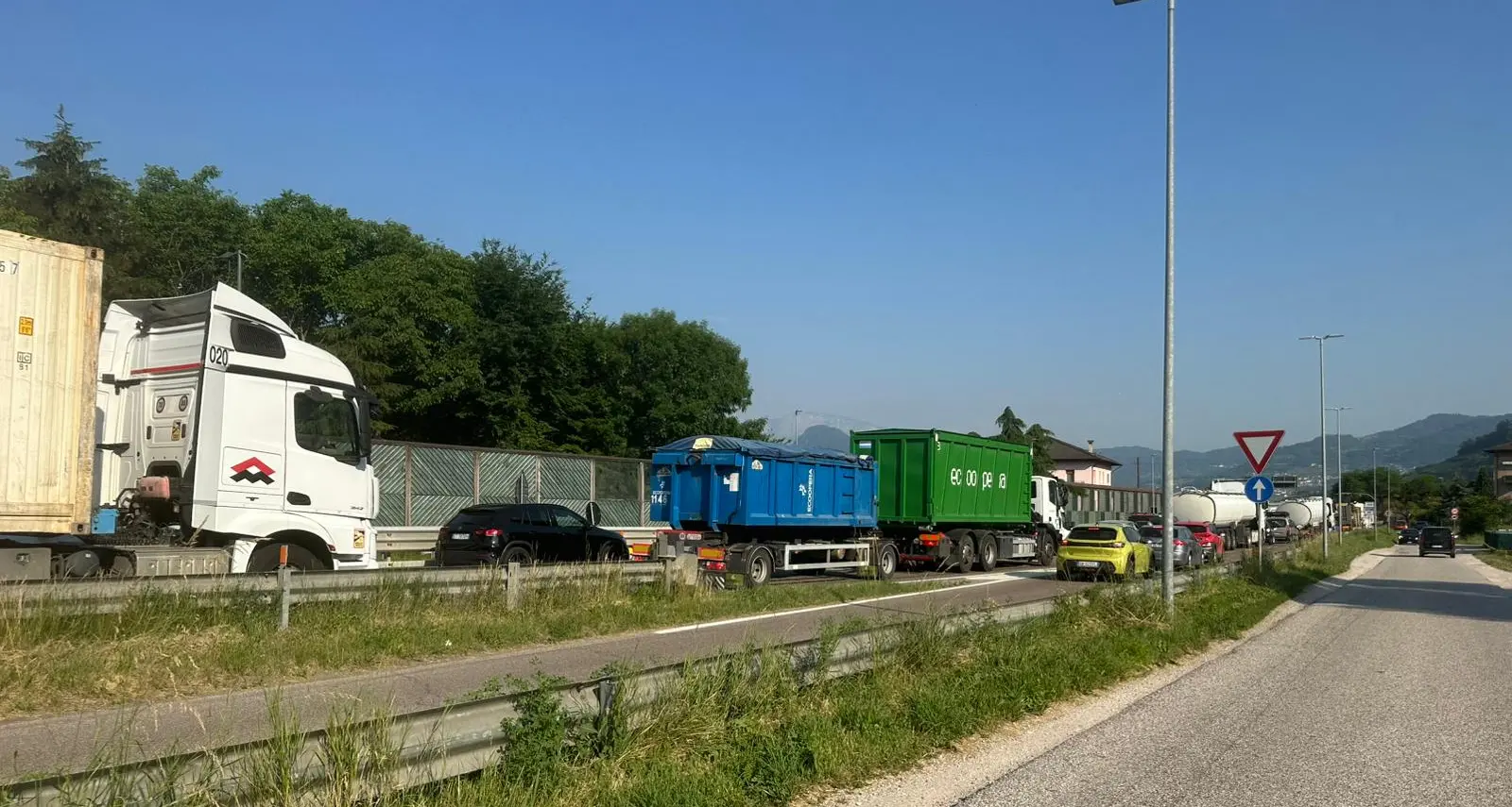 Incidente sulla Valsugana: traffico in tilt tra Pergine e la Mochena verso Trento