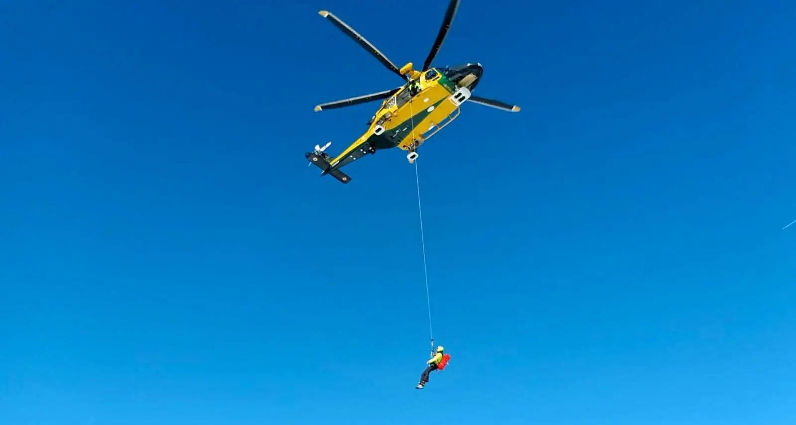 Schianto durante il volo in parapendio: muore un uomo di 32 anni