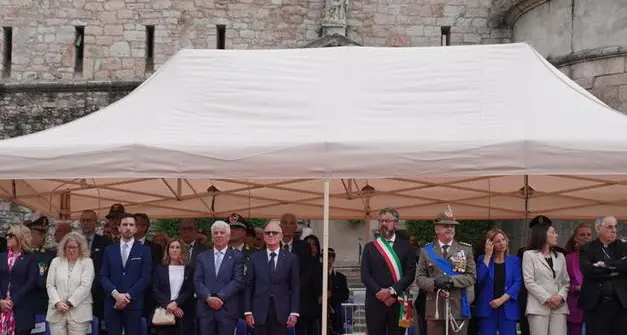 Trento celebra la Repubblica tra cerimonia, Costituzione e teatro. Rinviato l'evento del Comune