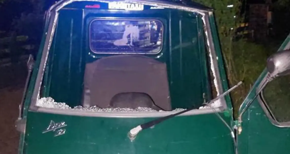 Apecar si ribalta a Tiarno di Sopra: due giovani al Santa Chiara in codice rosso