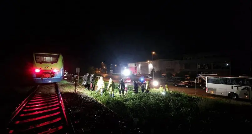 Pergine, treno investe due cavalli: linea della Valsugana chiusa fino a notte fonda