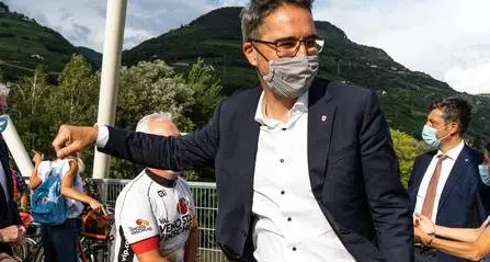 Covid, l'ammissione di Kompatscher in commissione: «Oggi non imporrei le mascherine all’aperto»