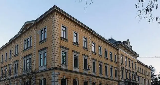 Abusi in una comunità per minori, 17enne condannato: verifiche anche sulla struttura