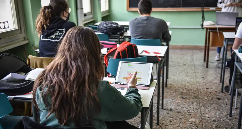 Contratti precari e cambi continui: riflettori sull'assistenza agli alunni fragili