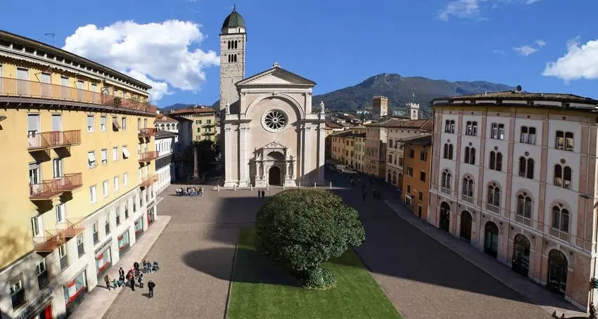 Piazza Santa Maria Maggiore, due mesi di eventi per fare comunità