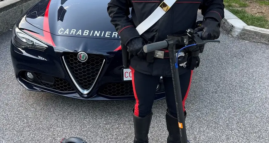 Guida ubriaco sul monopattino, tasso alcolemico oltre quattro volte il limite: denunciato