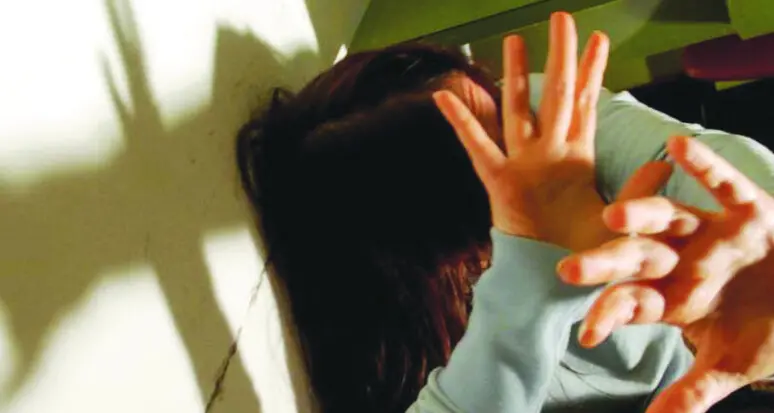 Denuncia la violenza dopo otto anni, 50enne assolto dal giudice