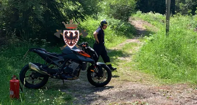 Travolta da una moto sulla strada del Manghen: grave una donna