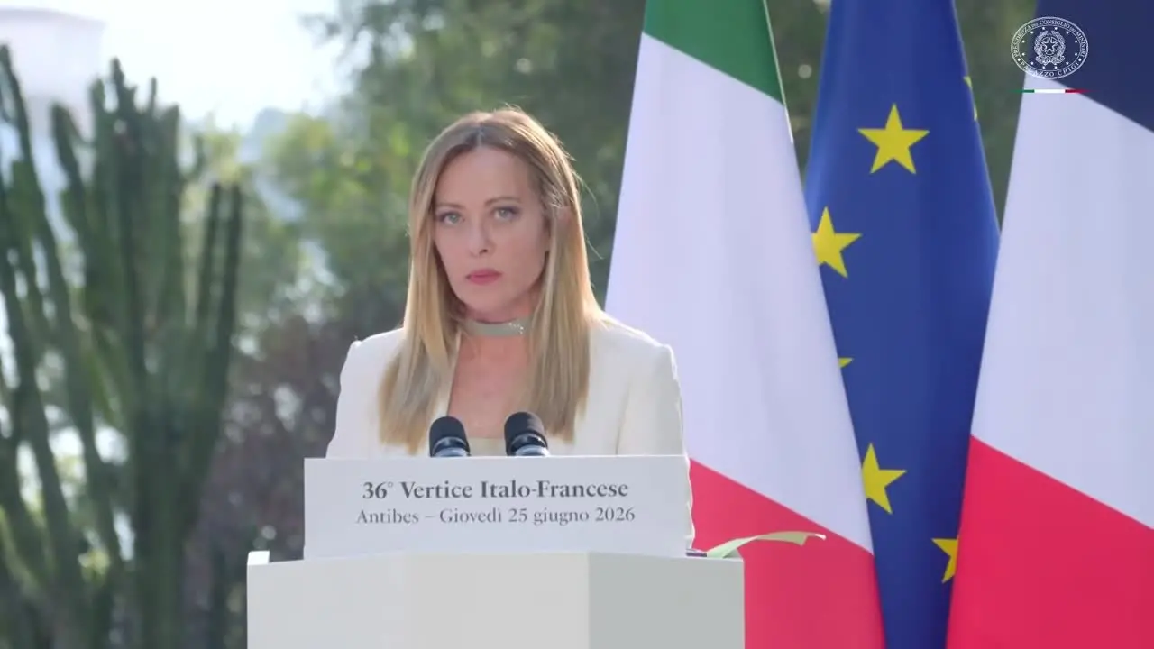 Macron: “Con Meloni lanciamo coalizione su meccanismo post Unifil in Libano”