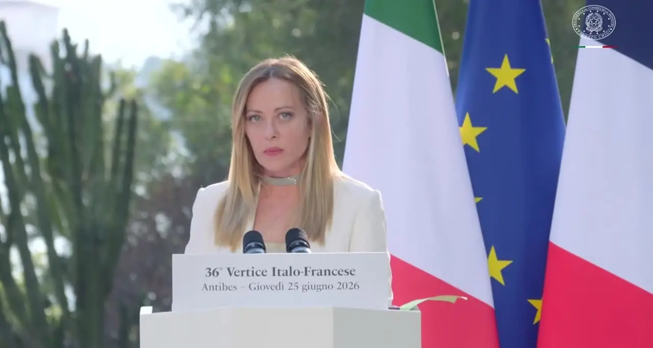 Macron: “Con Meloni lanciamo coalizione su meccanismo post Unifil in Libano”