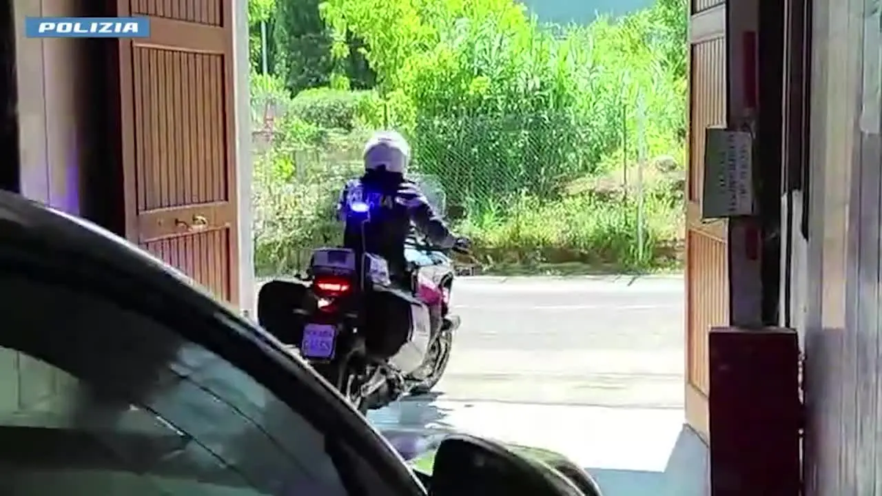 Frodi nel noleggio delle auto di lusso, 41 indagati