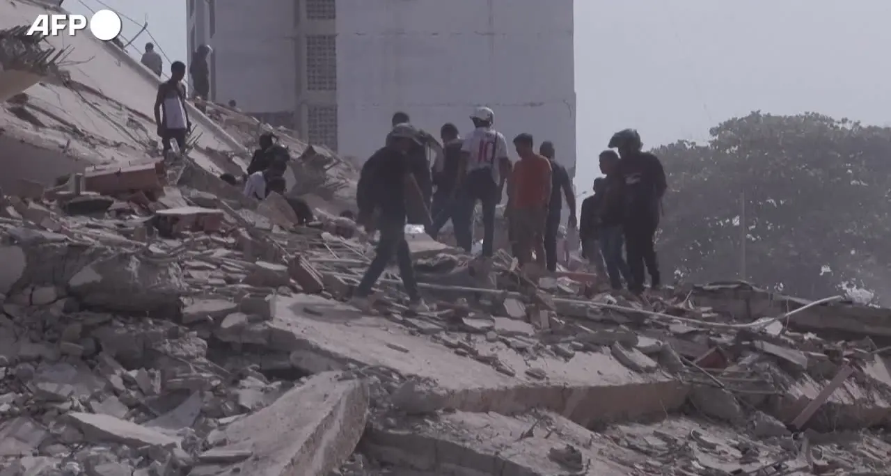 Sisma in Venezuela, tra le macerie a La Guaira