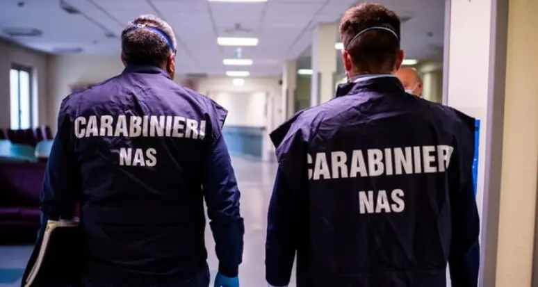 Caldonazzo, cucina di un locale chiusa dopo i controlli: irregolarità igieniche e bombole Gpl a rischio