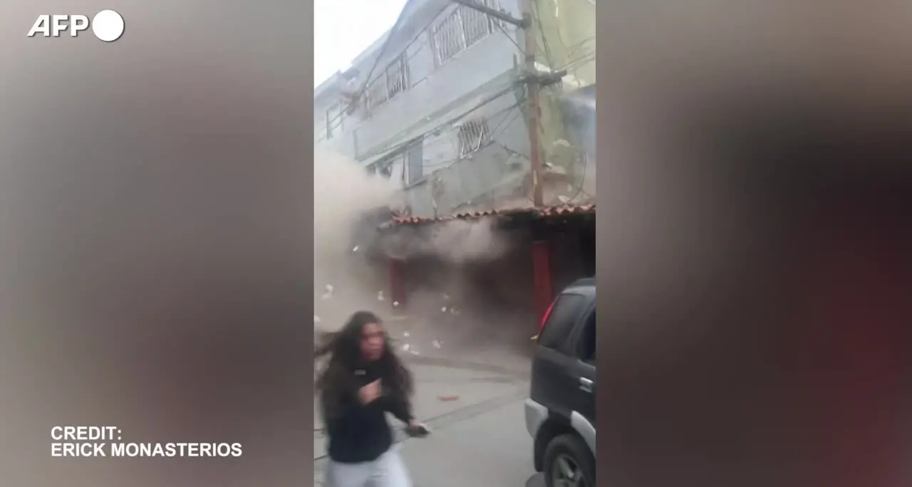 In Venezuela, il momento in cui il terremoto colpisce El Junquito