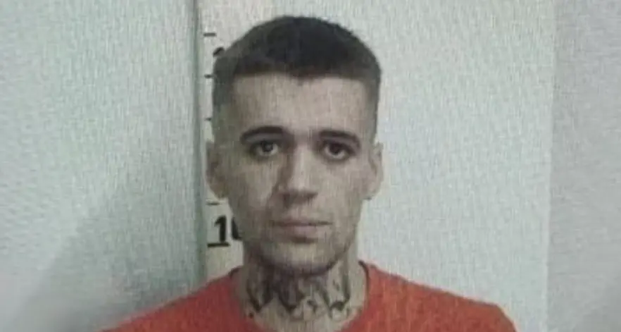 Bolzano, diffusa la foto del detenuto 23enne evaso dall'ospedale