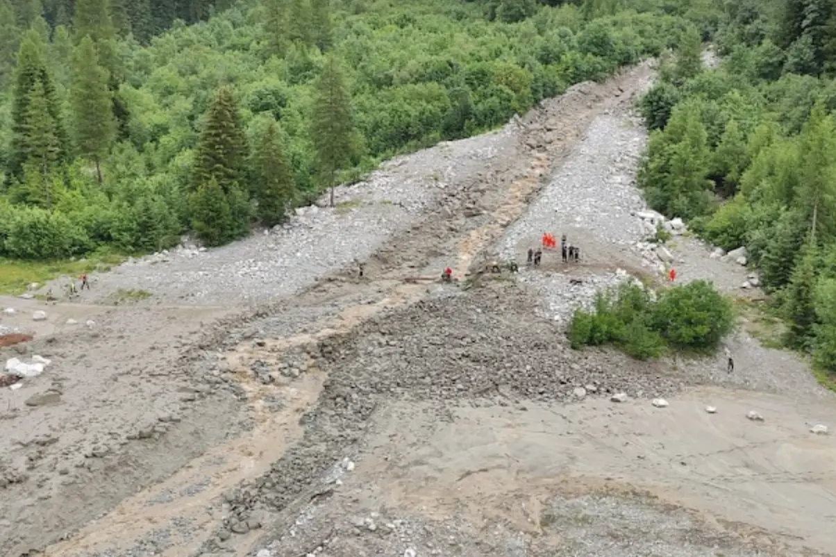 Val Genova, il distacco a circa un km dal rifugio “Al Bedole”