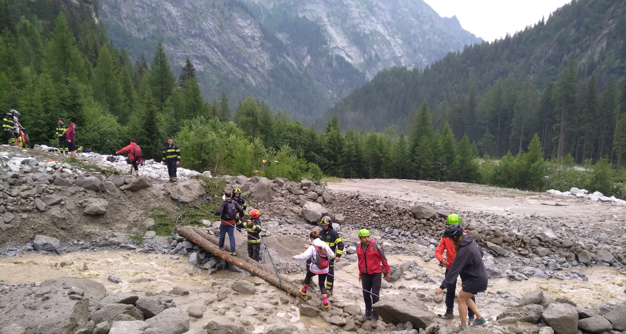 Val Genova, riaperta nella notte la strada per Malga Bedole dopo la frana