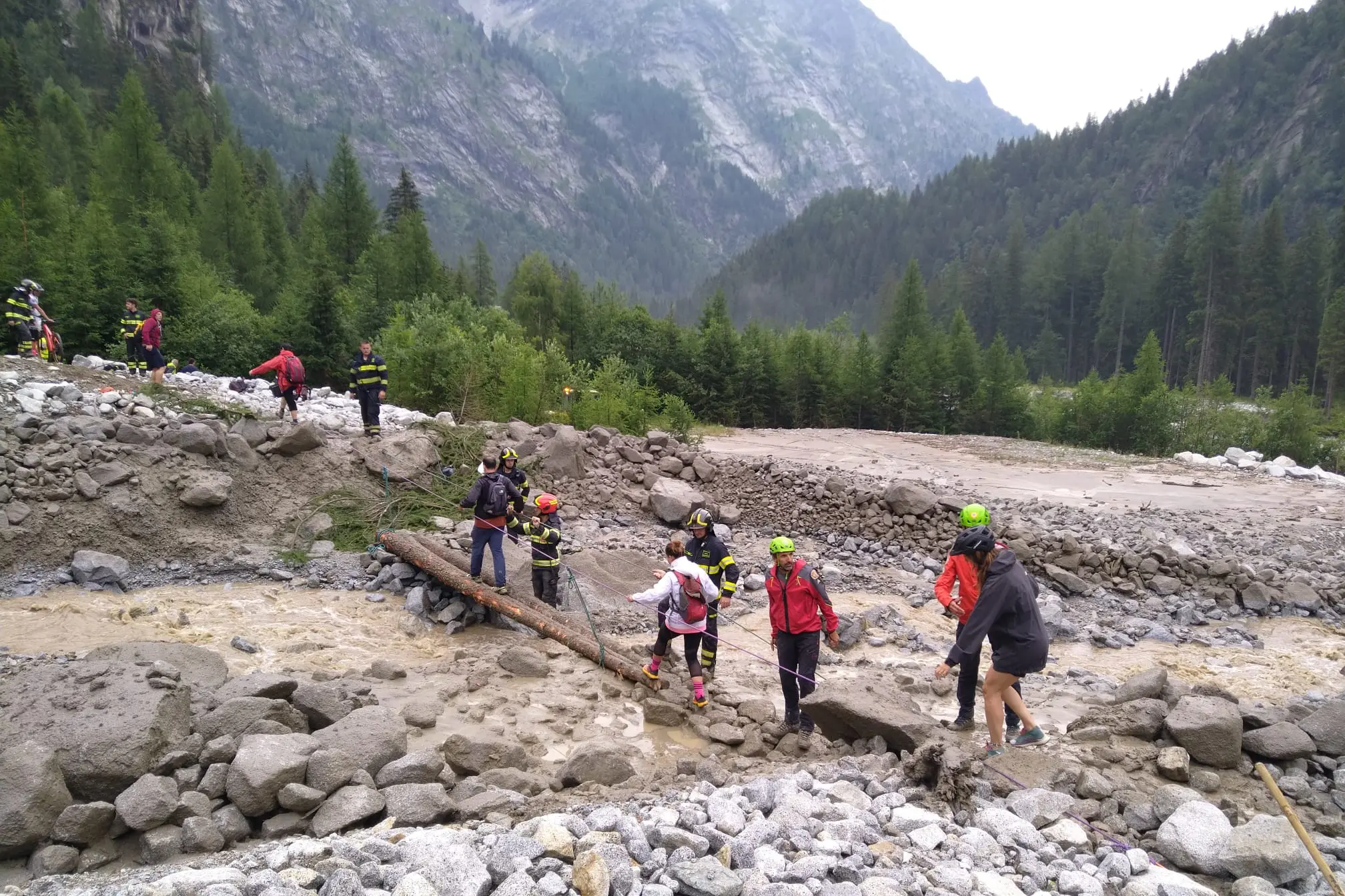 Val Genova, riaperta nella notte la strada per Malga Bedole dopo la frana