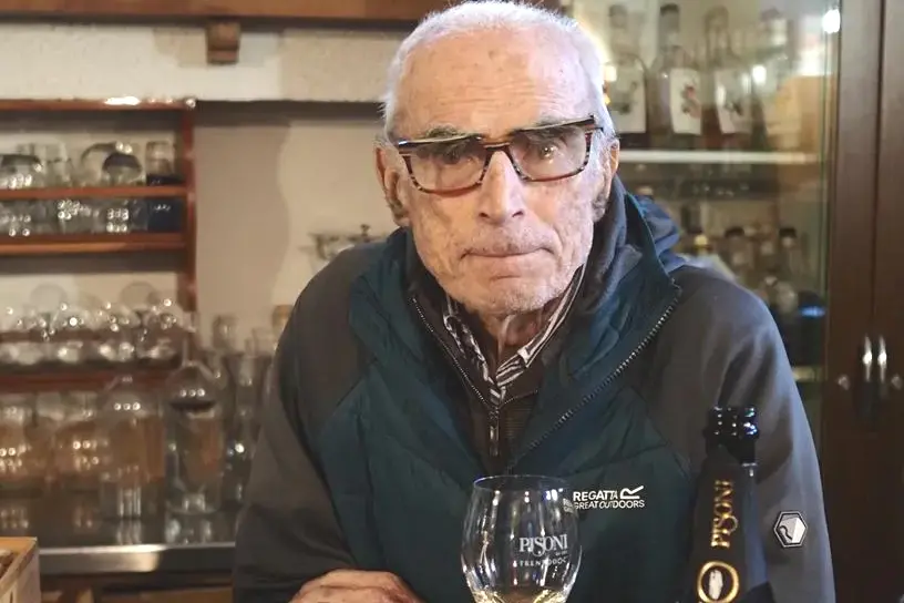 Per Arrigo Pisoni il saluto degli assaggiatori di grappa: «Un'eredità che resta»