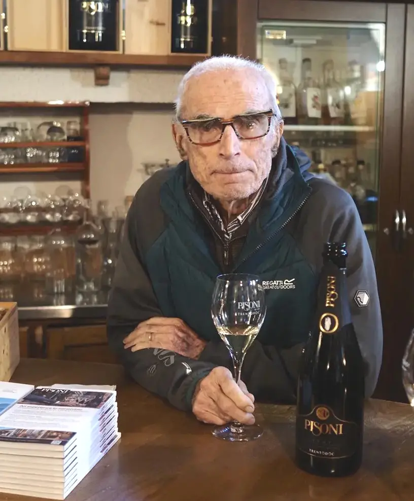 Per Arrigo Pisoni il saluto degli assaggiatori di grappa: «Un'eredità che resta»