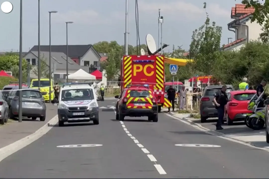 Aereo da turismo precipitato nell'est della Francia: \"11 morti\"