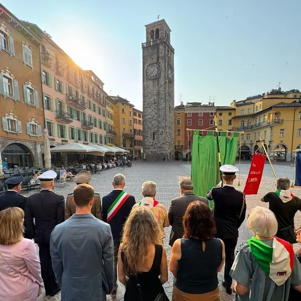 Arco, il cortile del municipio intitolato a Sandro Pertini