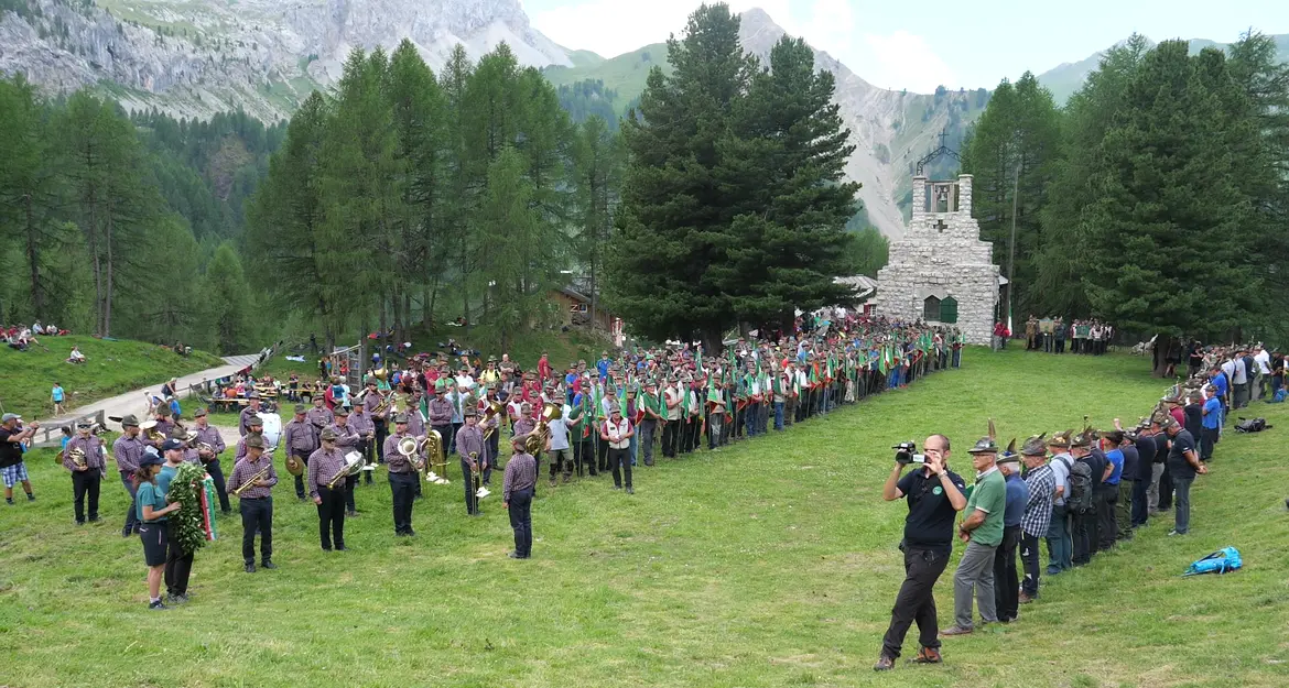 Raduno delle Penne Nere al Contrin, oltre 1.200 partecipanti