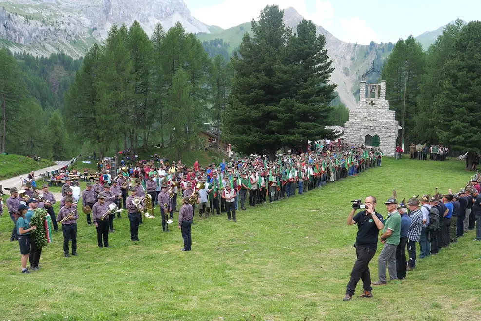 Raduno delle Penne Nere al Contrin, oltre 1.200 partecipanti