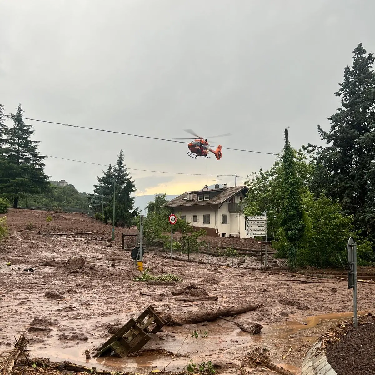 Rio Bianco straripa nel Meranese, danni rilevanti ma nessun ferito segnalato