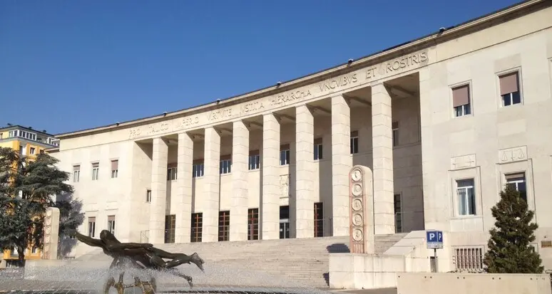 Minaccia di voler rapire una quindicenne, risarcisce con 20mila euro