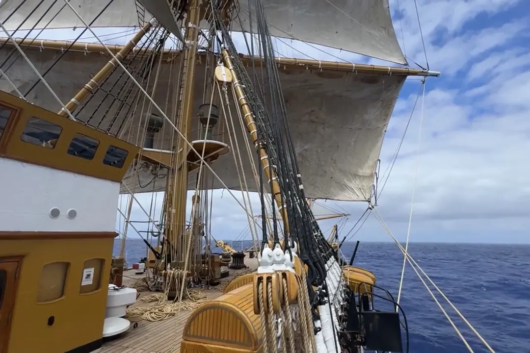 Il Vespucci di nuovo in navigazione, ora è in viaggio verso New York