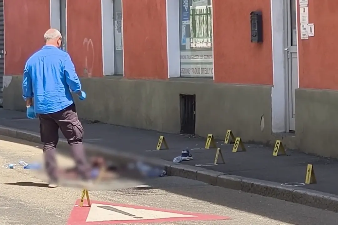 Sparatoria a Chivasso, un uomo ferito da diversi colpi di arma da fuoco